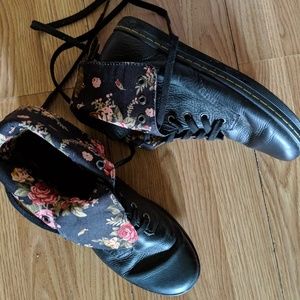 Dr martens women's floral boots